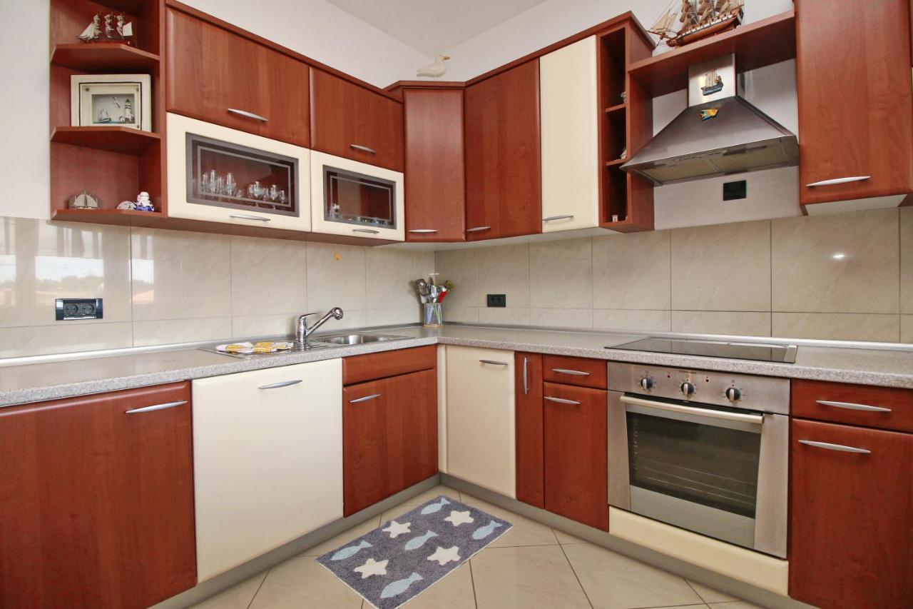 Polo Apartments 罗维尼 外观 照片