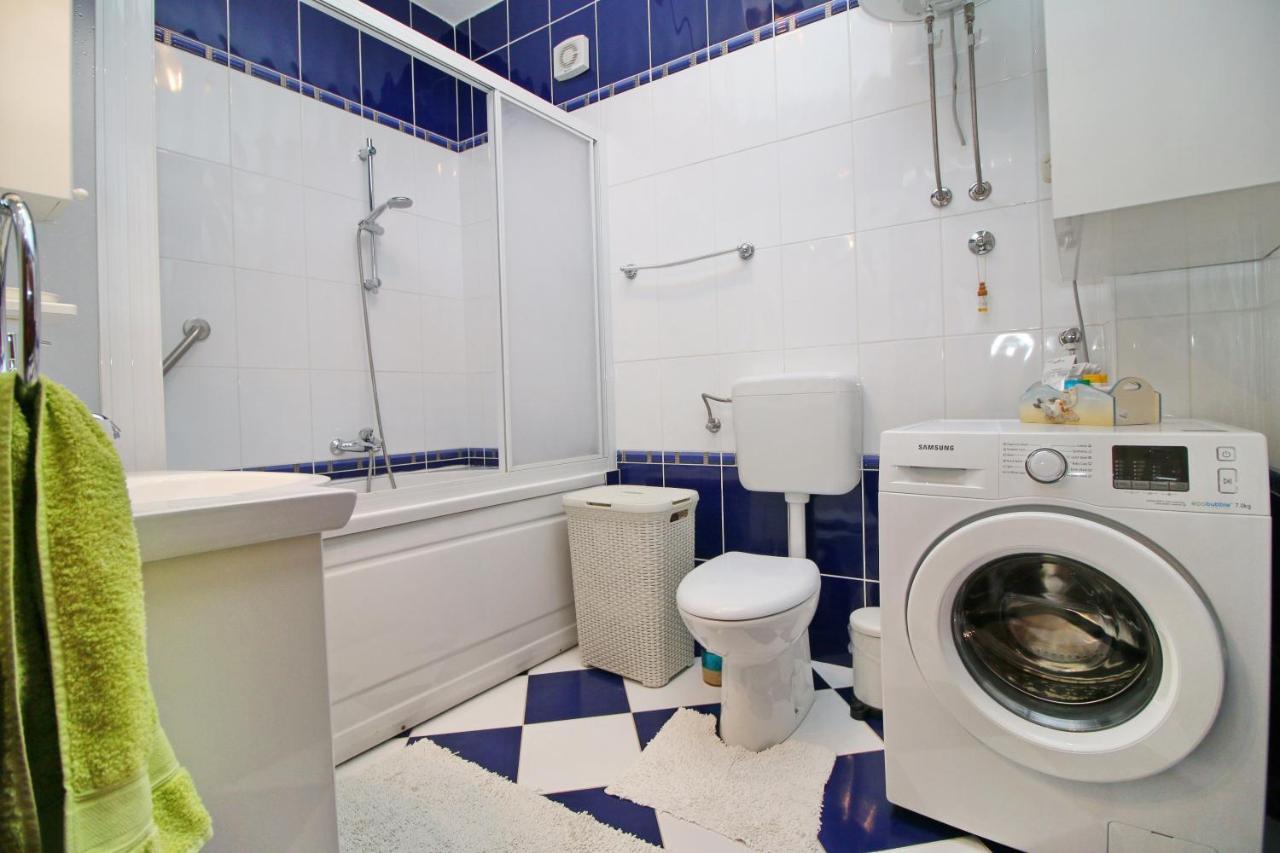 Polo Apartments 罗维尼 外观 照片