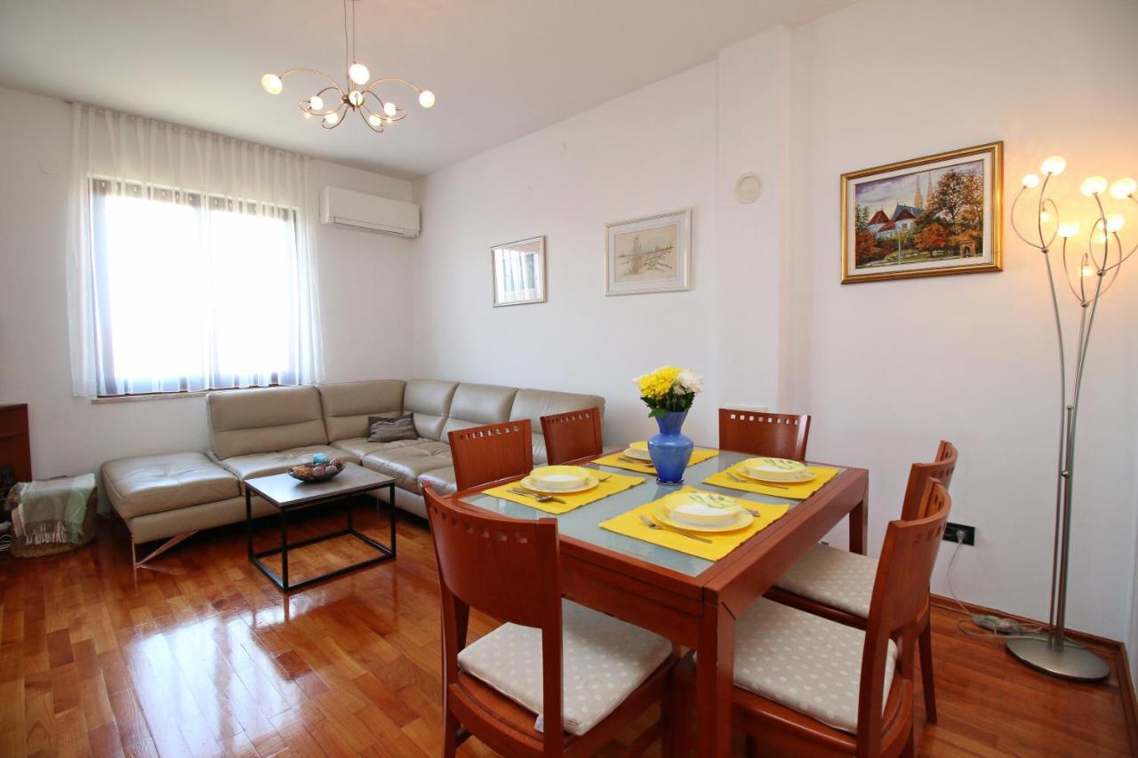Polo Apartments 罗维尼 外观 照片