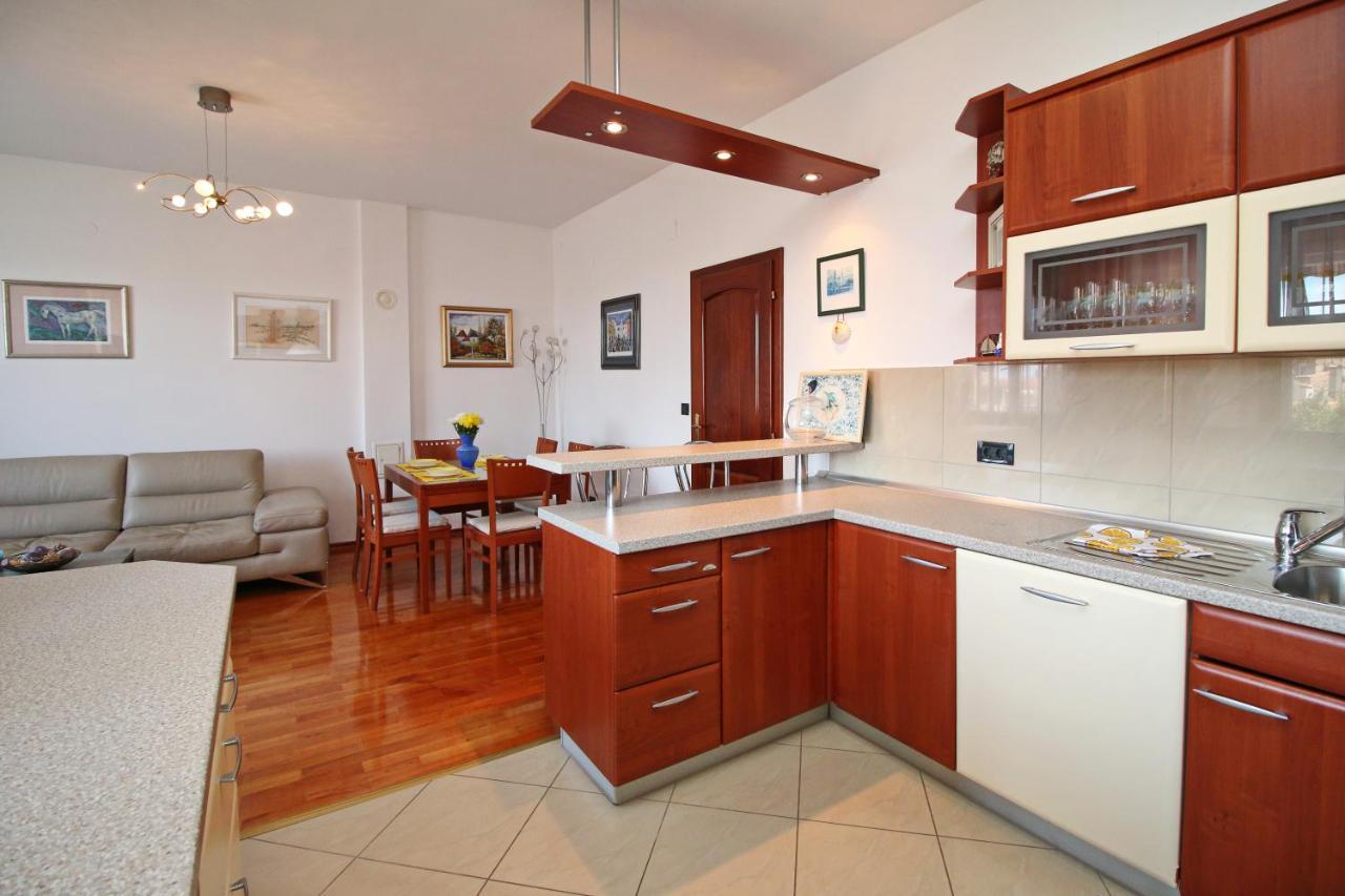 Polo Apartments 罗维尼 外观 照片